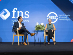 Nicolás Saurit, vicepresidente de AAPAS y la Dra. Ana Durañona y Vedia, gerente de Coordinación General de la SSN