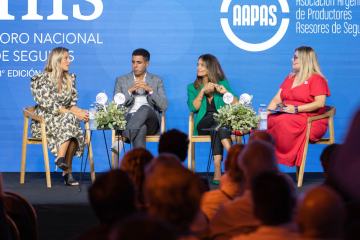 panel de PAS Y SOCIEDADES