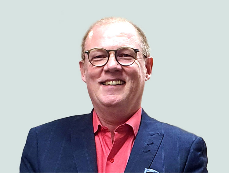 Daniel Gonzalez Girardi, director acad&eacute;mico del centro de altos estudios de seguros AAPAS