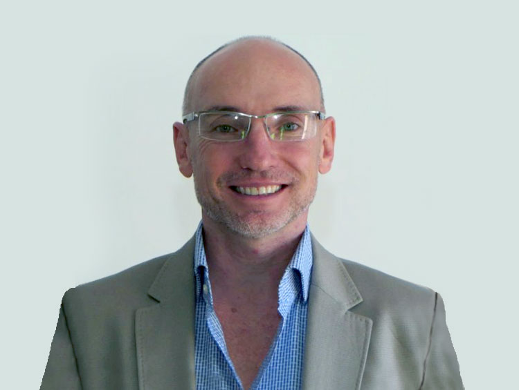 Juan Jos&eacute; Caeiro, Broker de Seguros