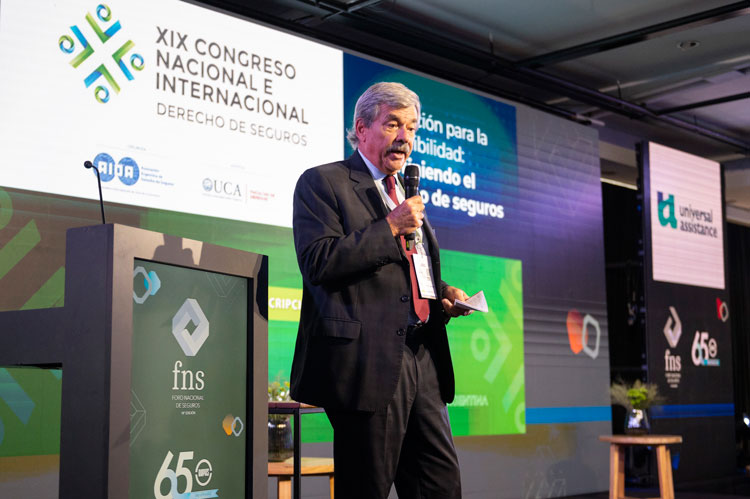 Dr. Carlos Estebenet, El derecho del seguro y la responsabilidad del productor como puente entre compa&ntilde;&iacute;a y asegurado